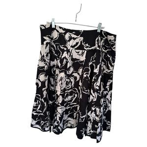 Aesthetic Lauren Ralph Lauren Monochromatic Rose Print   Flowy A-Lin skirt sz16W